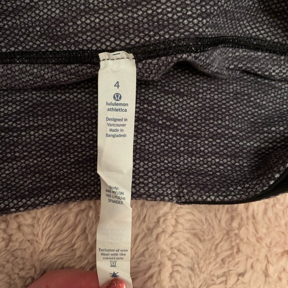 Lululemon Wunder Under Crop II - Picture 4 of 4